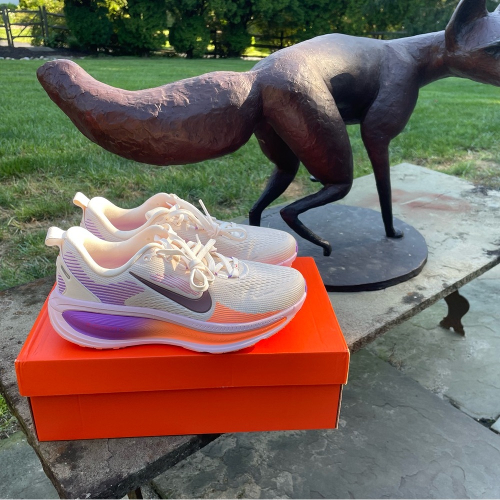 Nike Vomero 18  Women’s  8.5 - New in Box